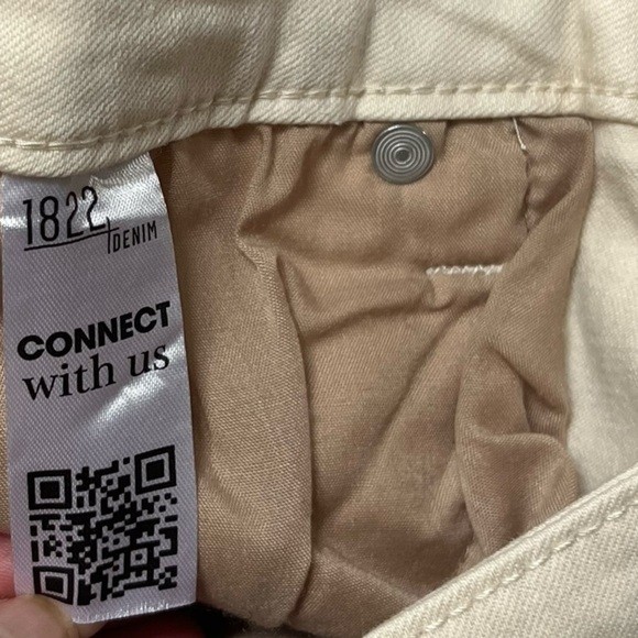 New with tags 1822 Denim Cream Flare Wide Leg Jeans stretch 4P - Picture 7 of 11